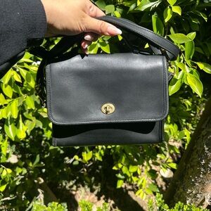 Coach Vintage Court Bag Black Leather Turnlock Crossbody Top Handle Purse